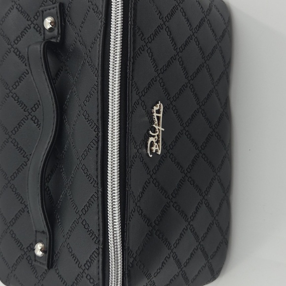 Black Checkered Toiletry Bag With Multiple Compartments - Picture 6 of 16